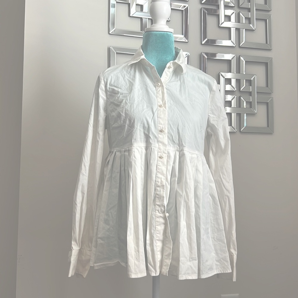 pleated white top